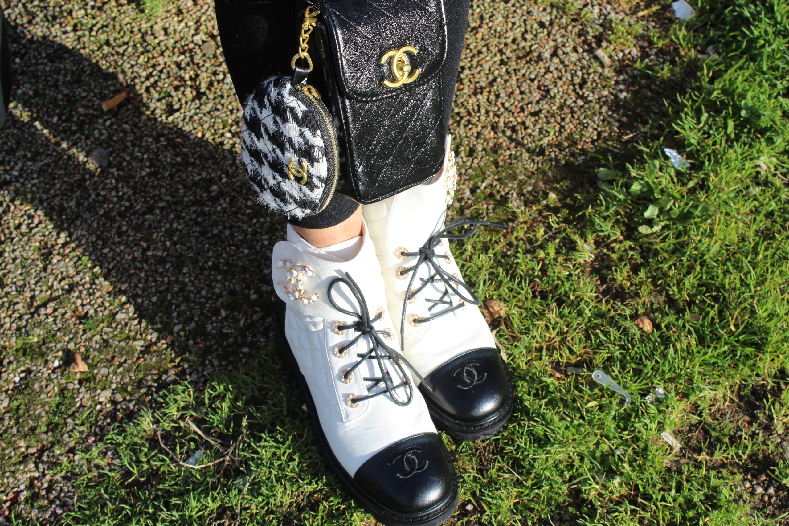 black and white chanel and dior outfit accessories Paola Lauretano