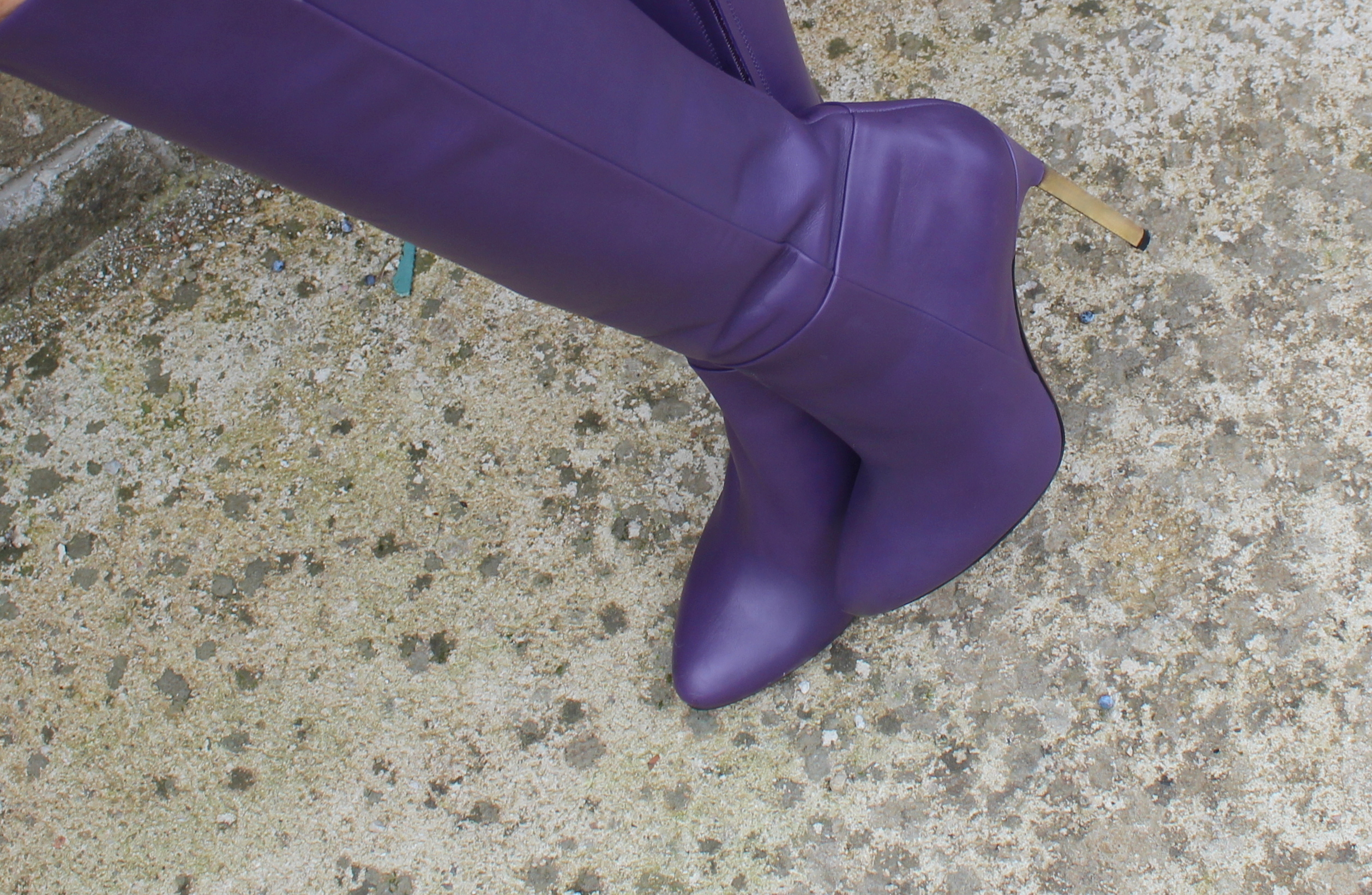 bermuda pants purple power spring look Chanel glam Paola Lauretano