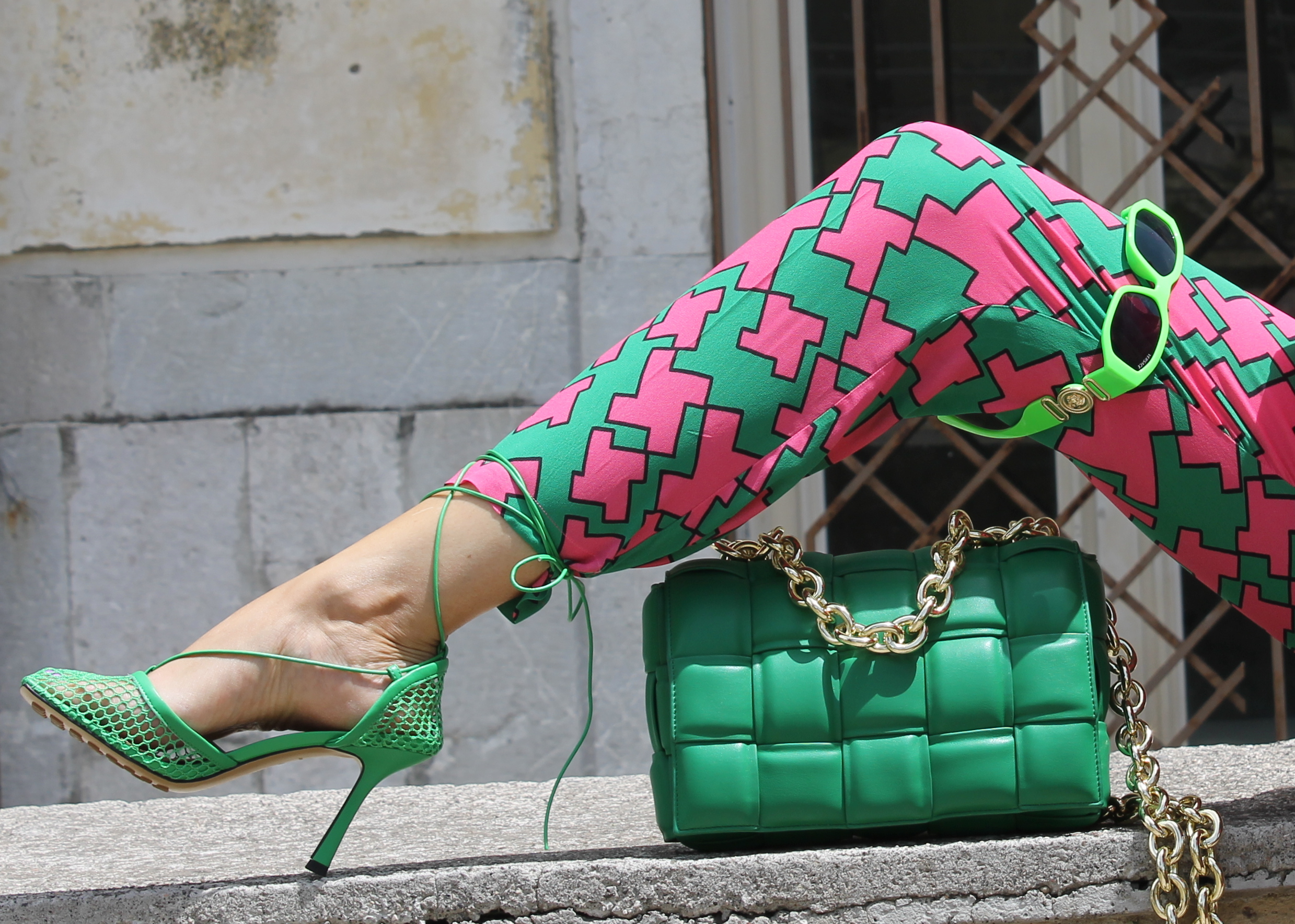 Pink Green Bottega Veneta Versace Summer Colorful Look Paola Lauretano