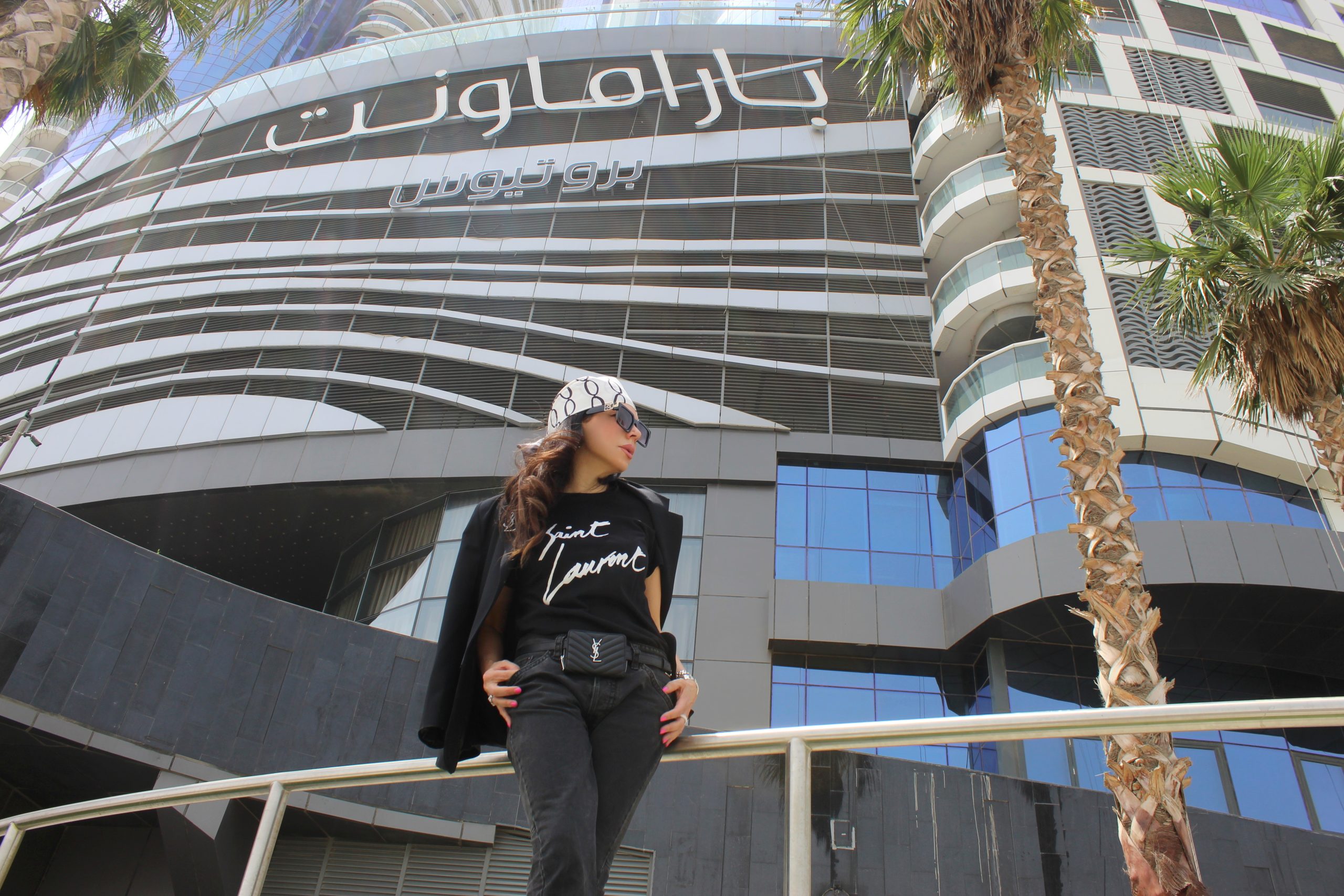 Paramount Hotel - Business Bay - Dubai - United Arab Emirates MAX MARA blazer  ELISABETTA FRANCHI headband DSQUARED2 jeans  SAINT LAURENT t-shirt, belt bag e slingback